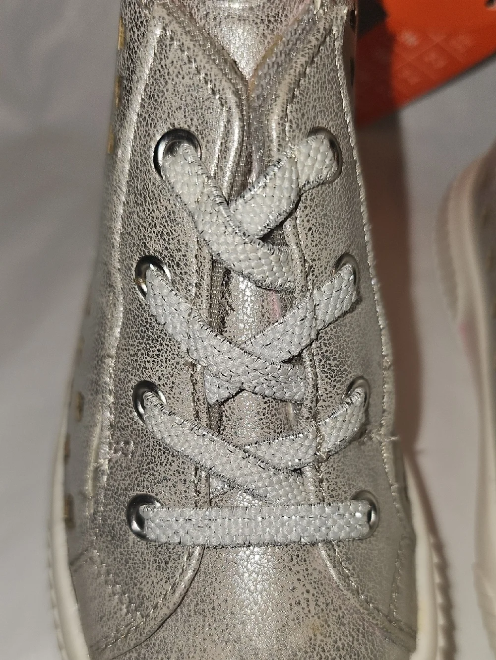 Wonder Nation Baby Girl Heart High Top Sneaker, Size 6